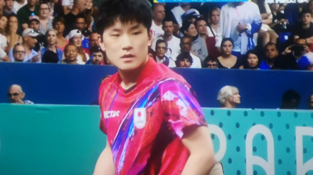 日本队绝杀法国队，张本智和刷新纪录