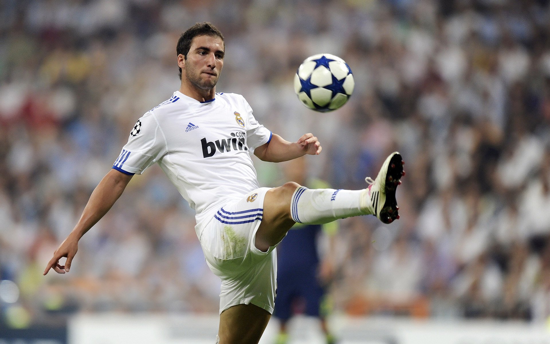 北方之盾碾压蓝鹰，中场大脑的无声宣言—基米希用实力点亮斯堪的纳维亚的战术之光